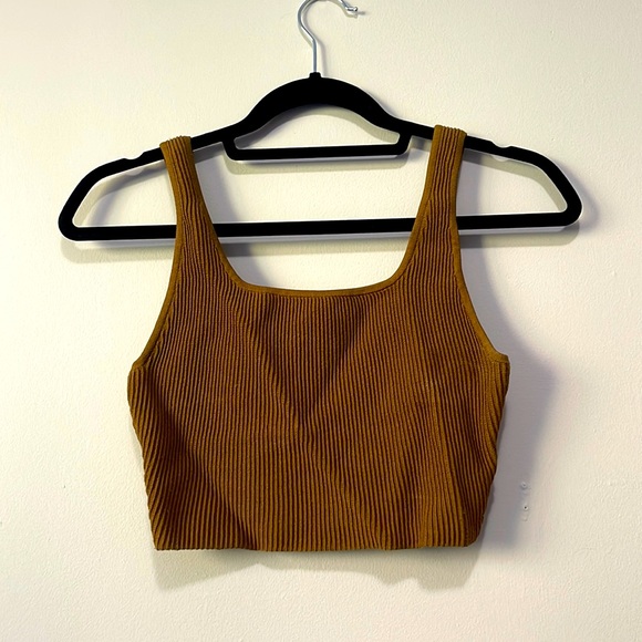 Aritzia crop Tank - Picture 1 of 2
